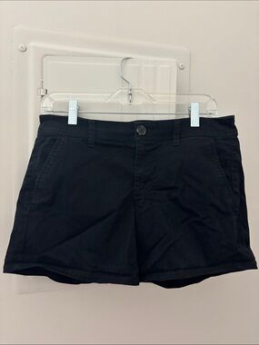 AEO Shorts Size 6 Black Chino Logo MIDI Stretch 5” Inseam